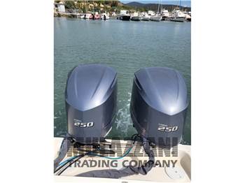 Pursuit 2670 Cuddy Center Console
