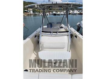 Pursuit 2670 Cuddy Center Console