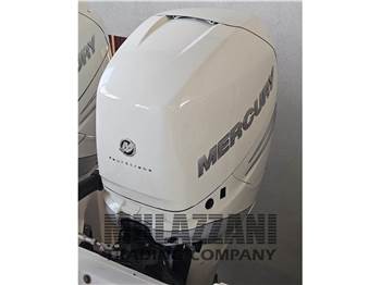 Boston Whaler OUTRAGE 320