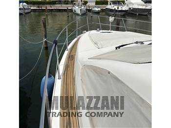 Azimut 46