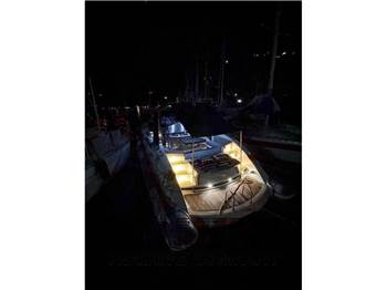 Python Yacht Python C33