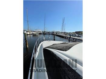 Azimut 43S