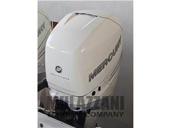 Boston Whaler OUTRAGE 320