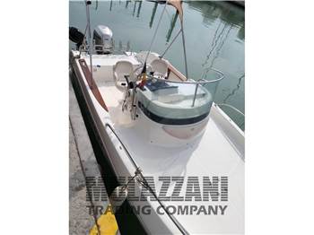 Sessa Marine Key Largo 22'