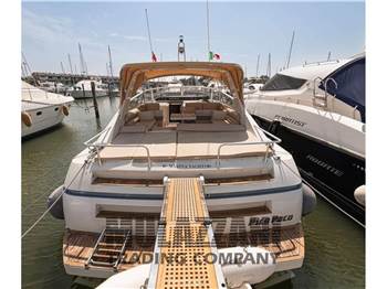 Pershing 40