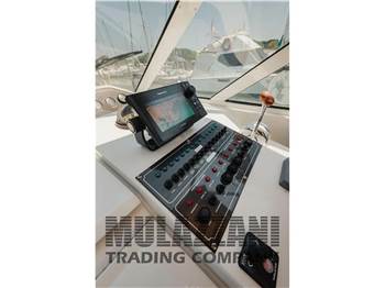 Pershing 40