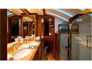 Benetti Legend 85
