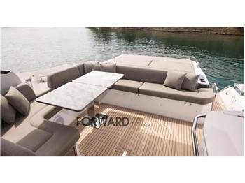 Azimut Yachts S6
