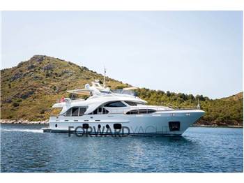Benetti - Legend 85