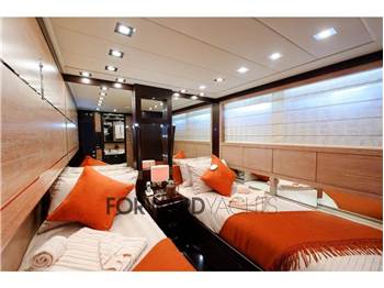 Overmarine Mangusta Maxi Open 92