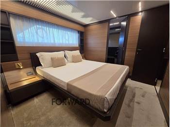 Ferretti Yachts 920