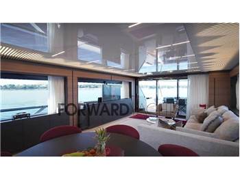 Ferretti Yachts 920