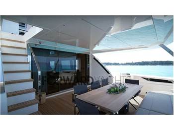Ferretti Yachts 920