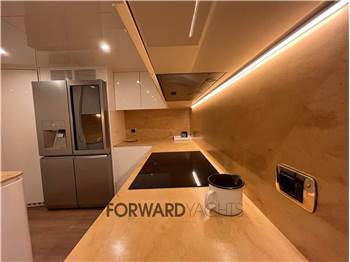 Amer Yachts 100