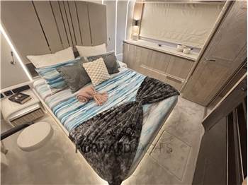 Galeon Yacht Galeon 700 Skydeck