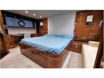 Sunseeker 68 SPORT YACHT
