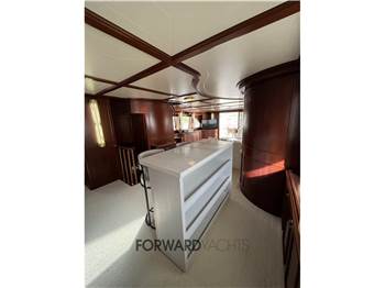Custom Line Navetta 27