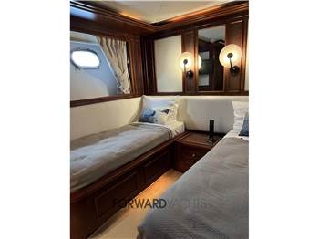 Custom Line Navetta 27