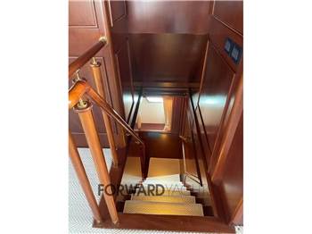 Custom Line Navetta 27