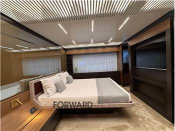 Ferretti Yachts 920