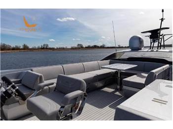 Galeon 700 SKY
