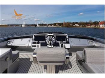 Galeon 700 SKY
