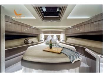 Galeon 700 SKY