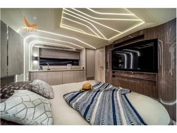 Galeon 700 SKY