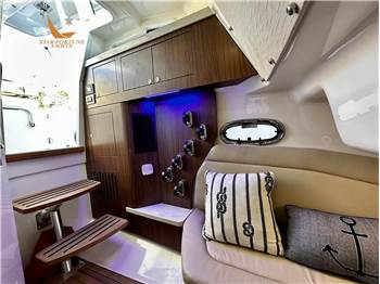 Boston Whaler OUTRAGE 380