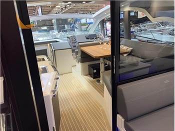 Galeon 425 HTS