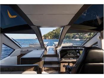 Galeon 650 Skydeck