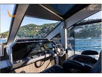 Galeon 650 Skydeck
