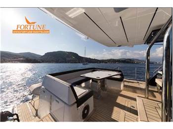 Galeon 650 Skydeck
