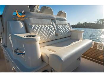 Grady White Boats 321 Coastal Explorer