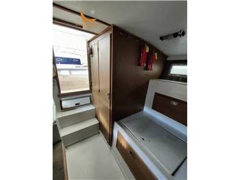 Magnum Marine 35