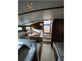Magnum Marine 35