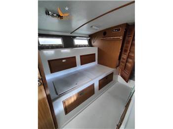 Magnum Marine 35