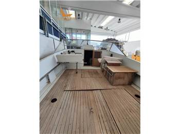 Magnum Marine 35