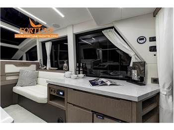 Galeon 470 Skydeck