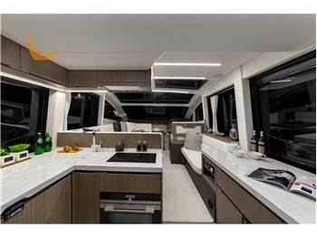 Galeon 470 Skydeck