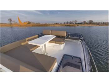 Galeon 360 FLY