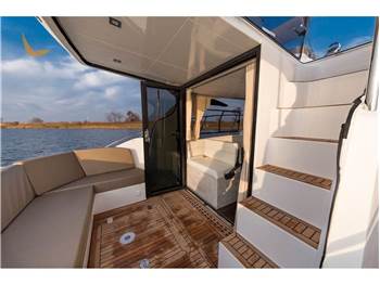 Galeon 360 FLY