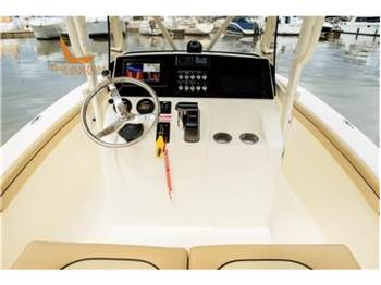 Scout Boats 215 XSF