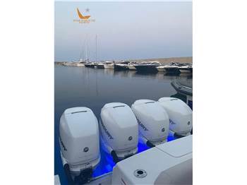 Boston Whaler OUTRAGE 380