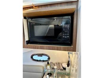 Boston Whaler OUTRAGE 380