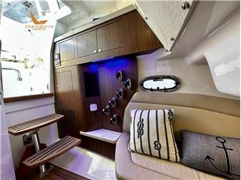 Boston Whaler OUTRAGE 380