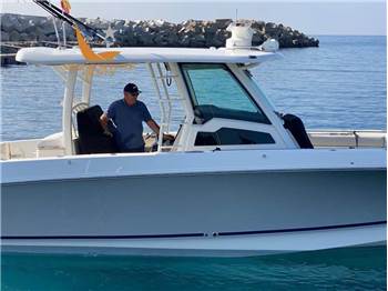 Boston Whaler OUTRAGE 380