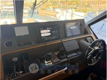 Azimut Magellano 66