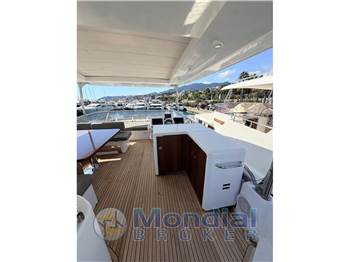 Azimut Magellano 66