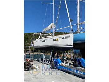 Beneteau Oceanis 38.1